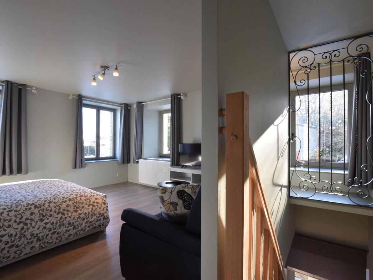 Modern In Florenville With Garden Vakantiehuis *
