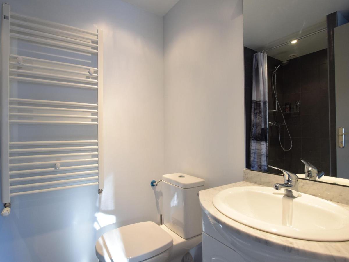 Vakantiehuis Modern In Florenville With Garden *
