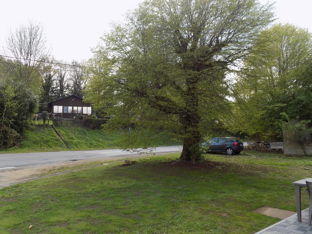 Vakantiehuis Modern In Florenville With Garden *